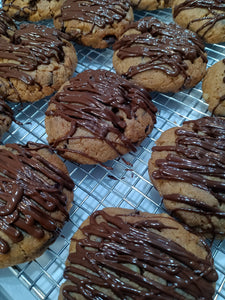 Peanut Butter Chocolate Chip Cookie with Walnuts (Cal 361, Net Carbs 4)